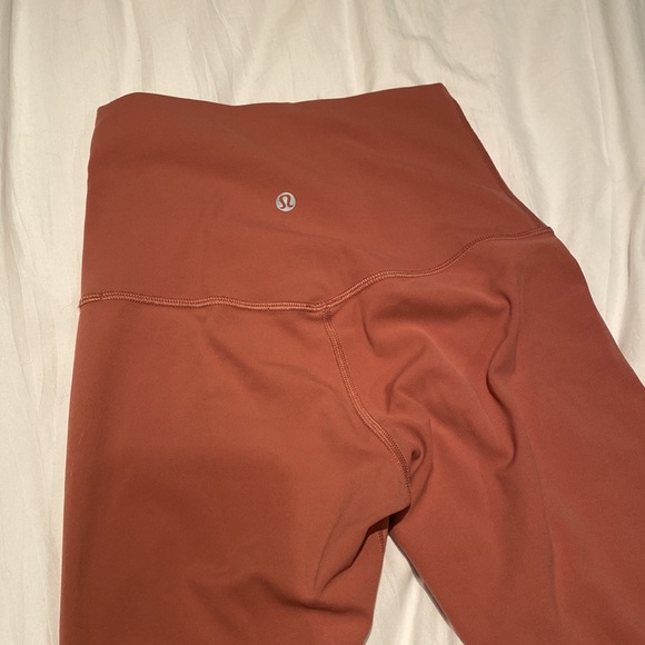 Lululemon shorts size 4 - Picture 2 of 2